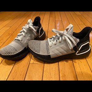 Women’s adidas ultraboost size 6.5